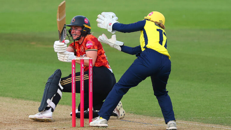 Kelly blazes trail for Blaze after Ballinger snares Bears – The Blaze Secure Third Consecutive Vitality Blast Win Against Warwickshire Bears