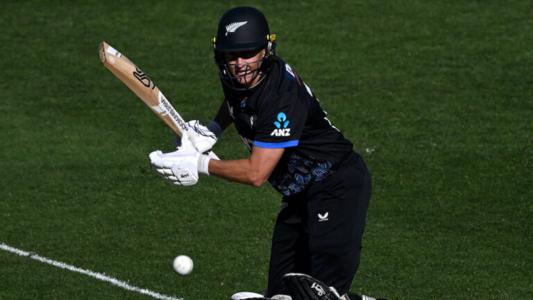 England Opt to Bowl in T20I Opener Against New Zealand