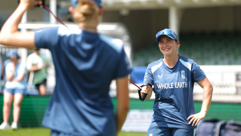 New Zealand Opt to Bat in Pivotal Second Women’s T20I Against England