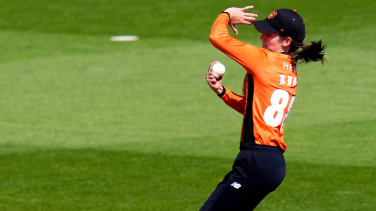 Knott’s all-round display sees Blaze scorch past Essex