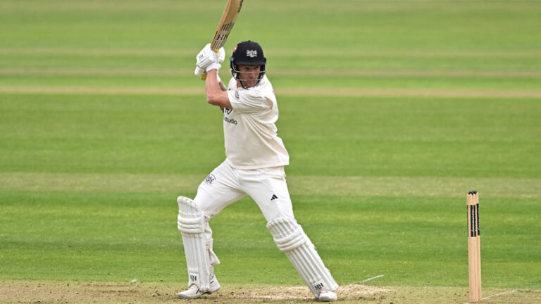 Bracey, van Buuren dig into frustrate Northants in Championship battle