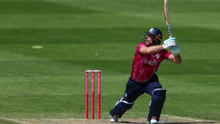 Lynn lights the fuse as Northants run riot against Essex
