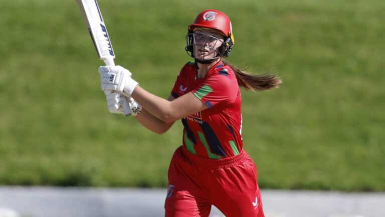 Wraith stars for Warwickshire as Lancashire fall short in thriller