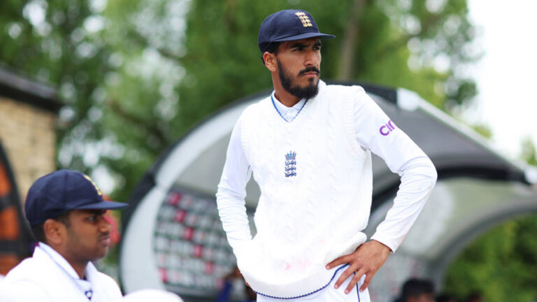 Hamza Shaikh rejects Warwickshire contract to join Leicestershire in significant move