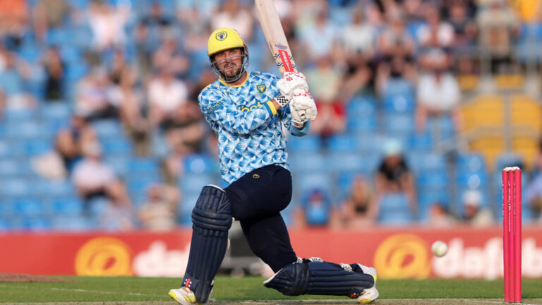Barnard stars for Bears as Surrey are undone: Warwickshire Secure Dominant One-Day Cup Victory