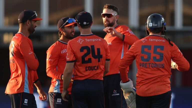 Unicorns go top of table as Short and Couch dismantle MI New York