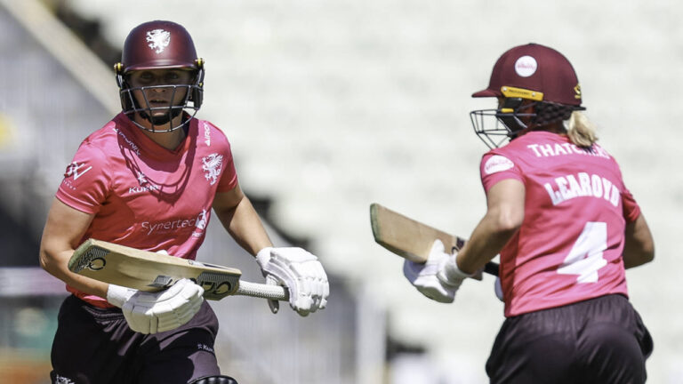 Holland 92* keeps Somerset qualification hopes alive