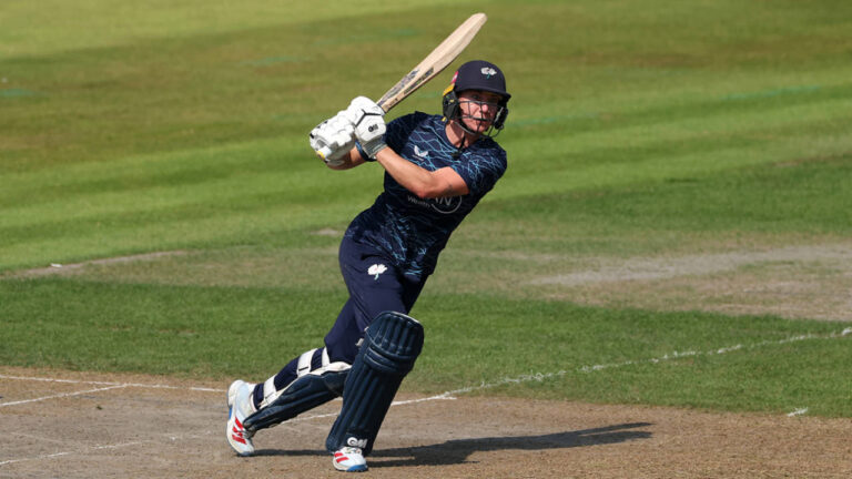 Campbell’s super knock powers Yorkshire to Roses win