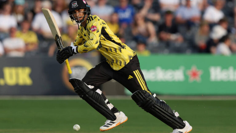 Dhariwal fireworks help Gloucestershire get over line in Vitality Blast thriller