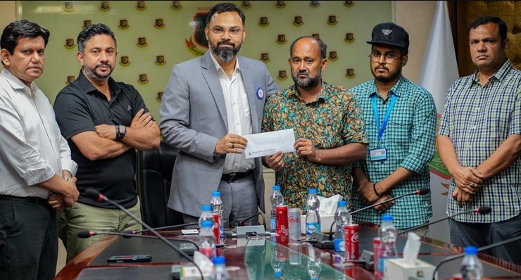 Sports Ministry provides financial aid for young cricketer Mehedi Hasan Hridoy