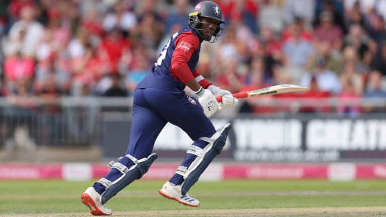 Daniel Bell-Drummond century keeps Kent hopes alive in One Day Cup