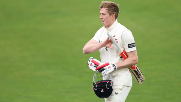 Crawley makes 81 on return to first-class cricket