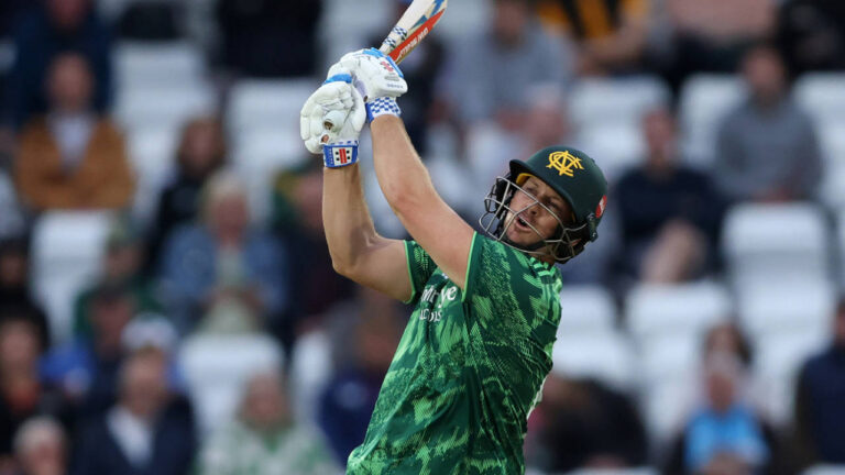 Munsey returns with match-winning 138 to send Nottinghamshire through
