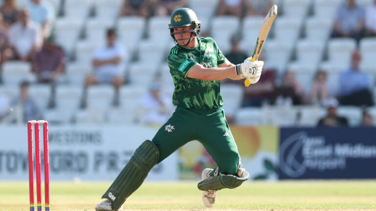 Haynes, Verreynne hundreds lead Nottinghamshire through from 1 for 3